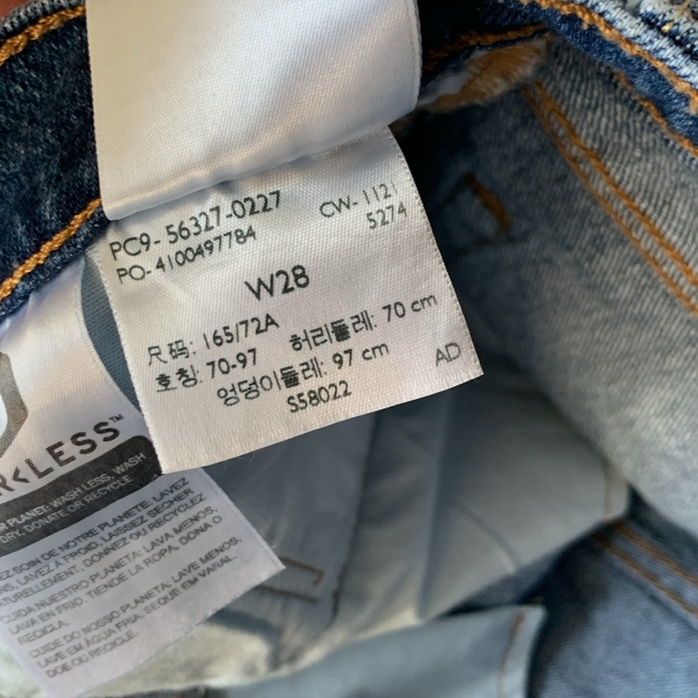 Levi's Women's 501 Blue Denim Shorts - Picture 4 of 4